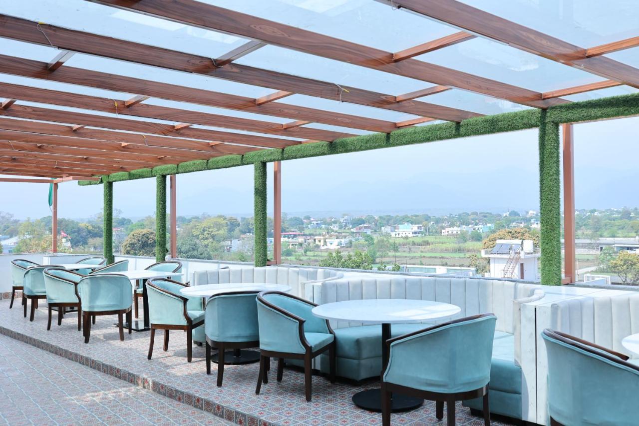 Hotel 7 Heaven Dehradun Buitenkant foto