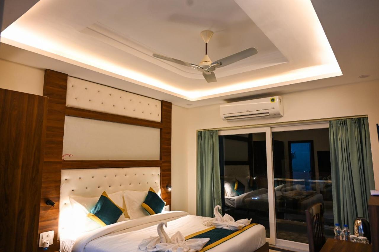 Hotel 7 Heaven Dehradun Buitenkant foto