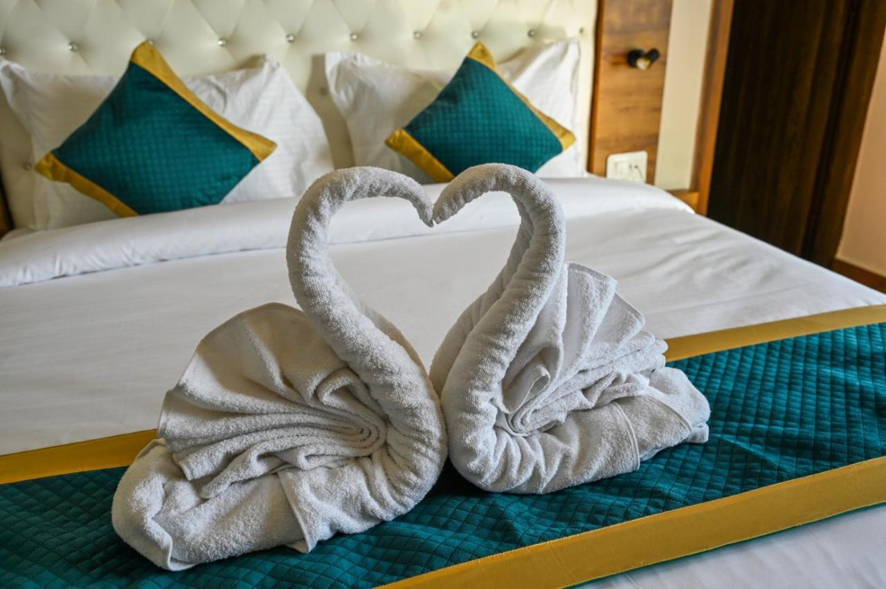 Hotel 7 Heaven Dehradun Buitenkant foto