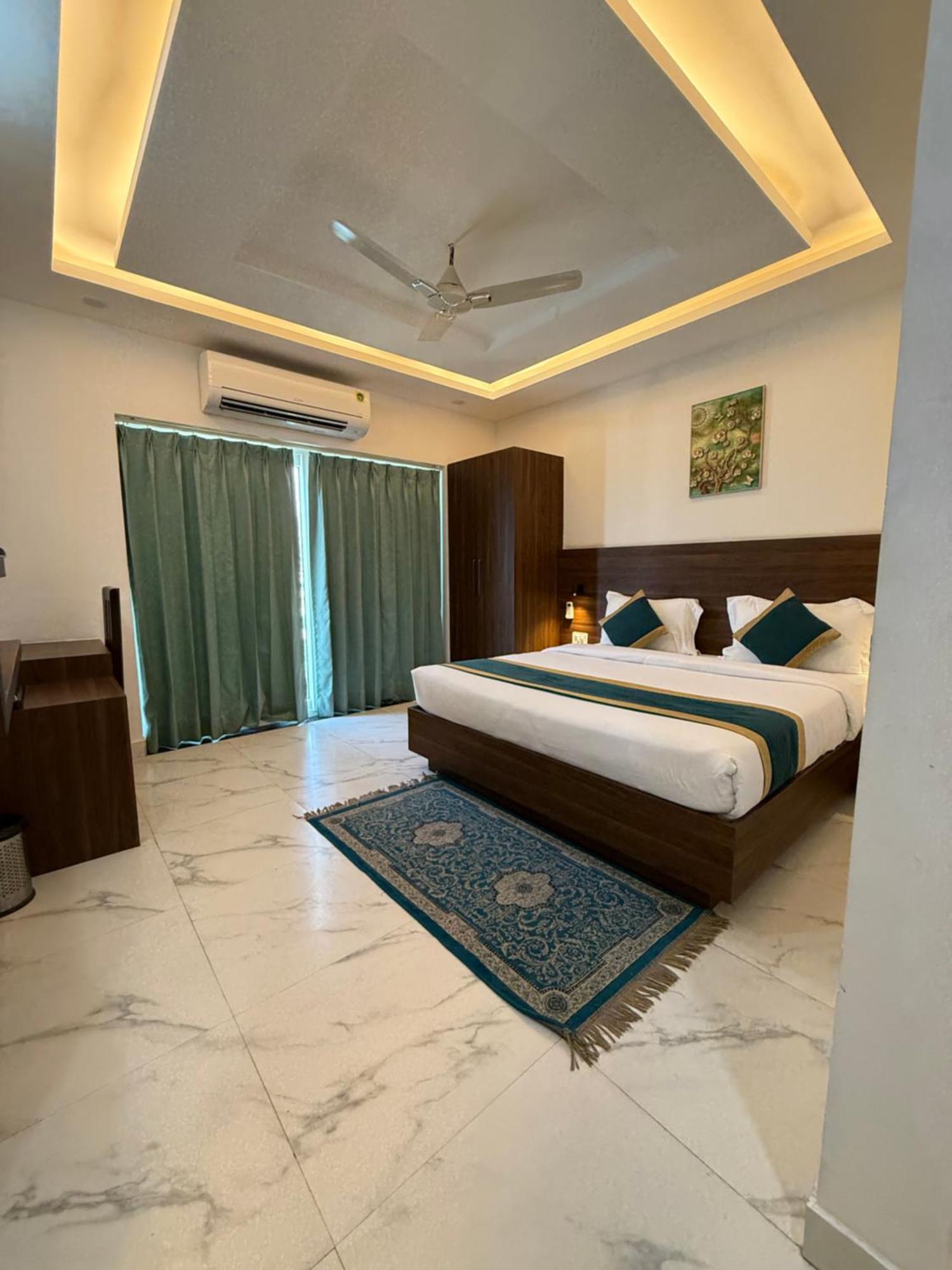 Hotel 7 Heaven Dehradun Buitenkant foto